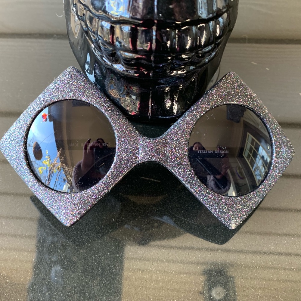 Glitter Diamond Shaped Sunglasses